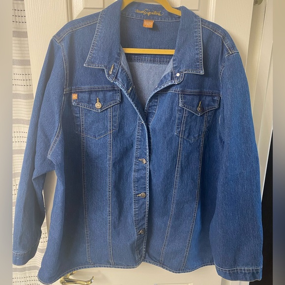 Liz & Me Signature Women's Blue Denim Jacket
Size 3X - Picture 3 of 16